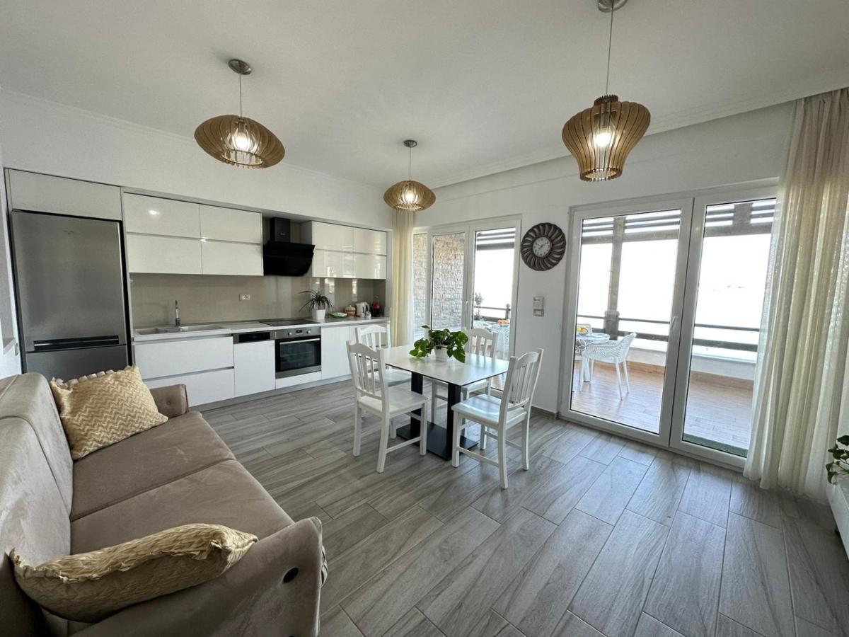 Home Aquamarine & Residence Vlore Bagian luar foto