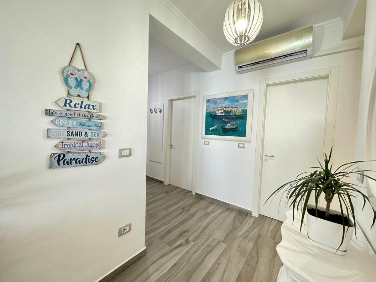 Home Aquamarine & Residence Vlore Bagian luar foto