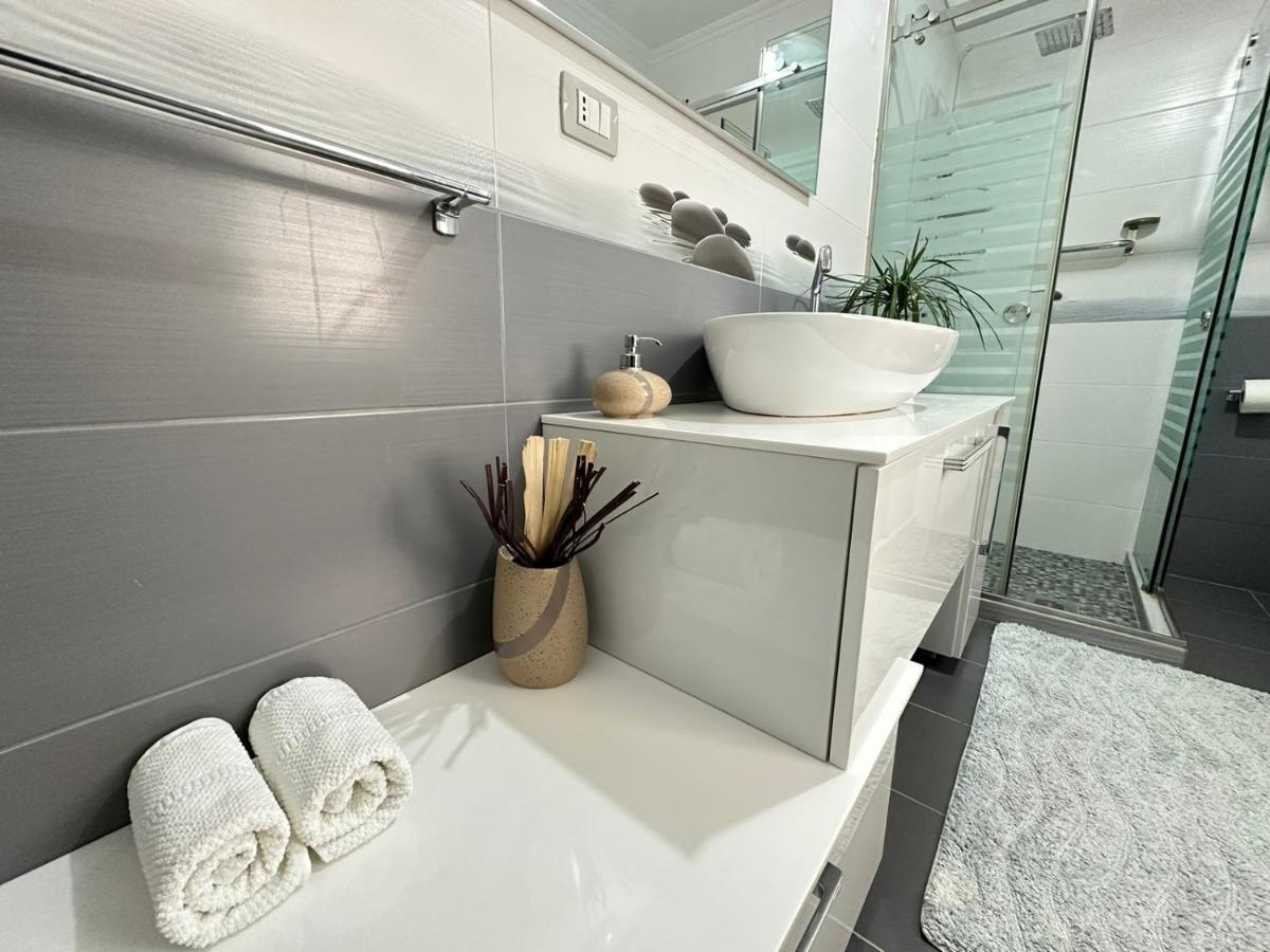 Home Aquamarine & Residence Vlore Bagian luar foto