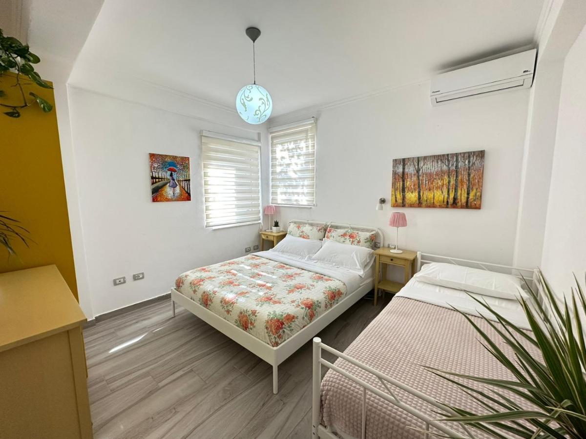 Home Aquamarine & Residence Vlore Bagian luar foto
