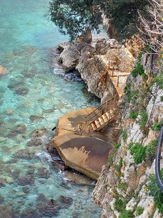 Home Aquamarine & Residence Vlore Bagian luar foto